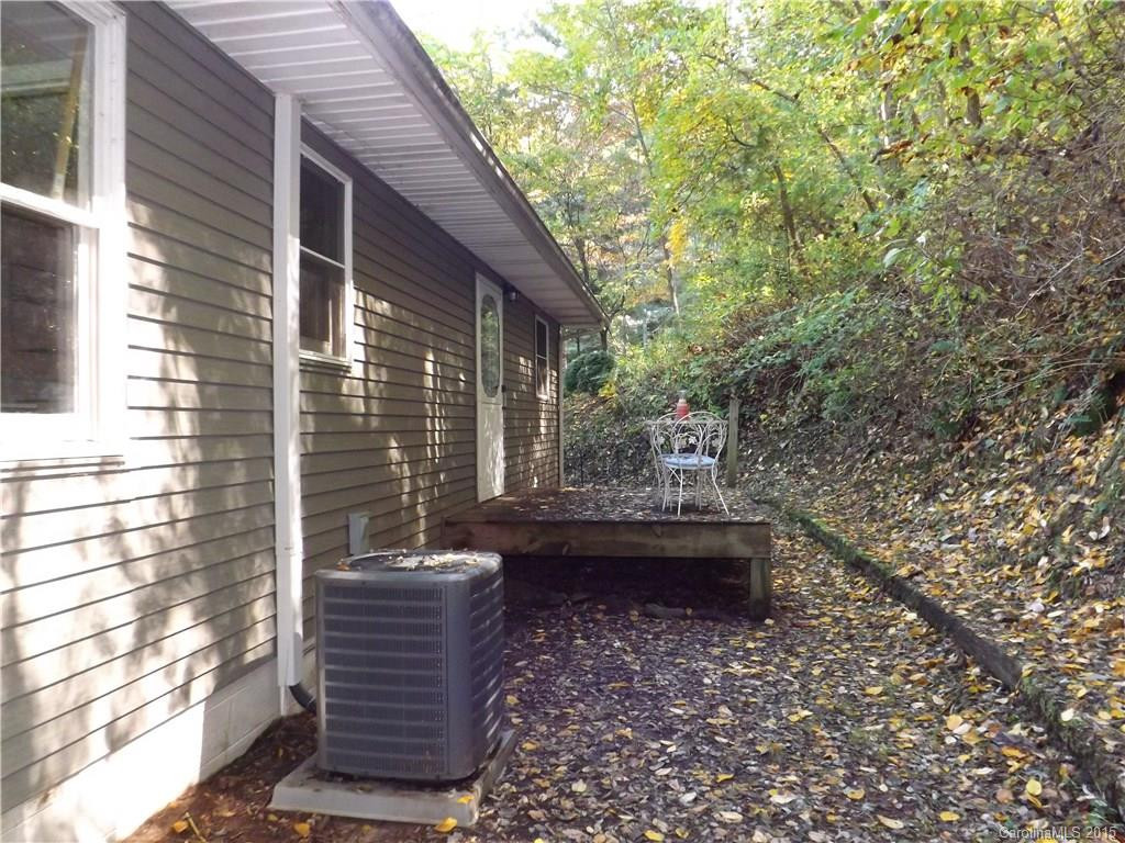 23 Pineview Drive - Photo 2