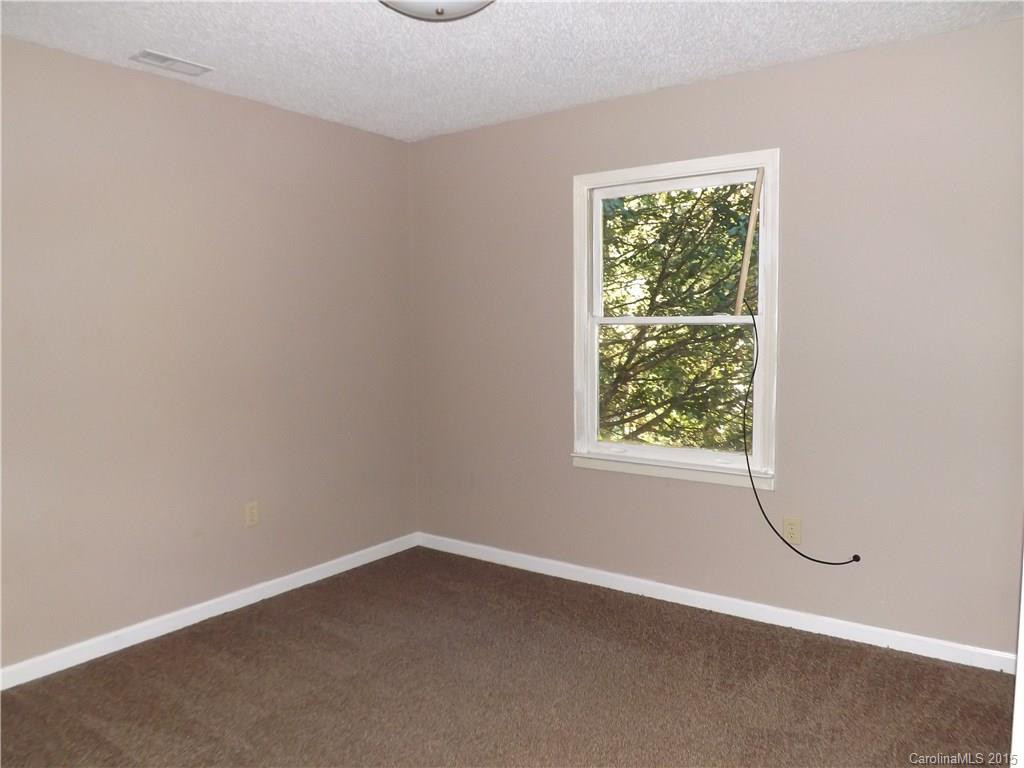 23 Pineview Drive - Photo 11
