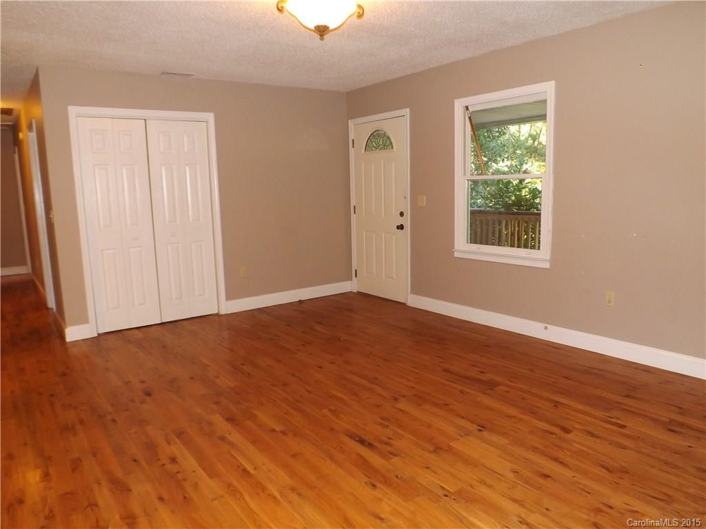 23 Pineview Drive - Photo 4