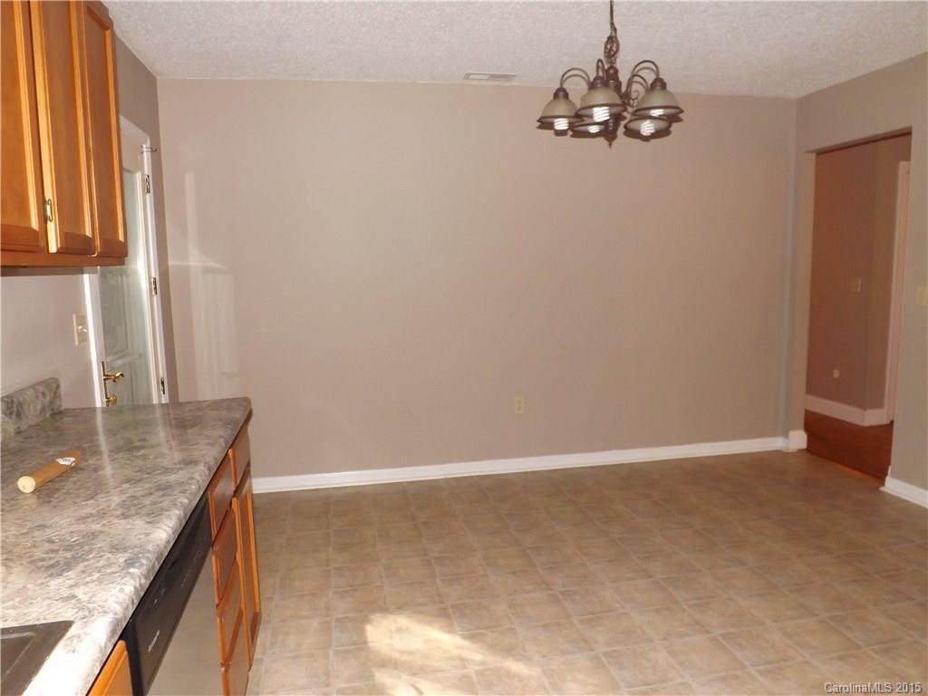 23 Pineview Drive - Photo 6