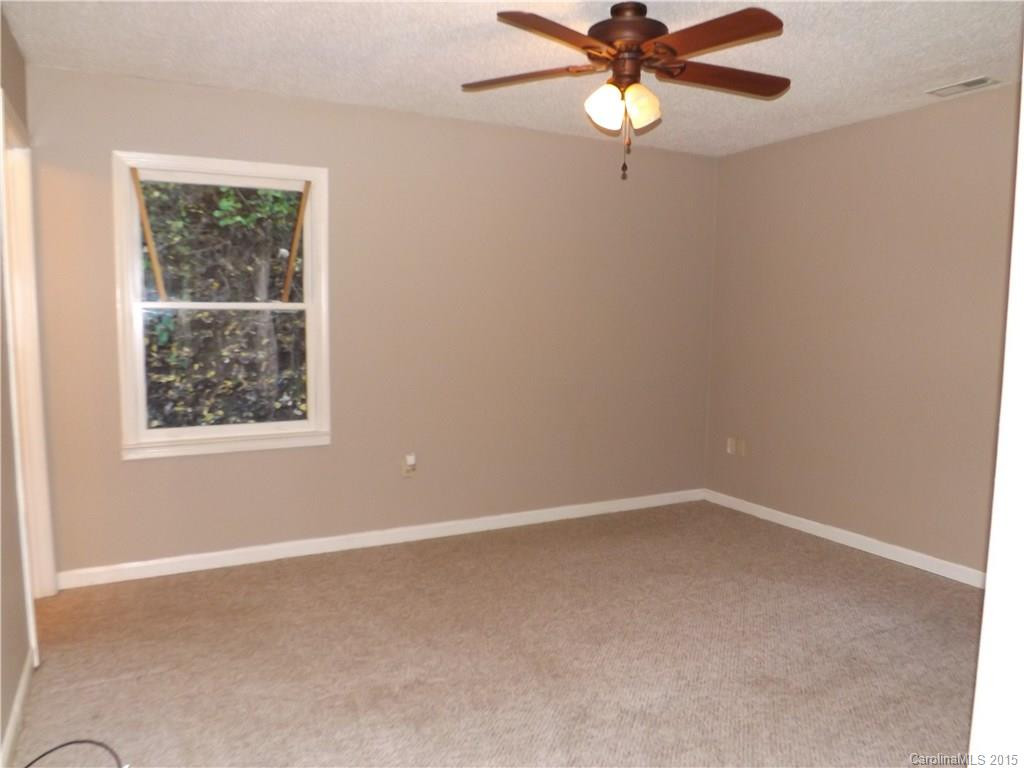 23 Pineview Drive - Photo 9