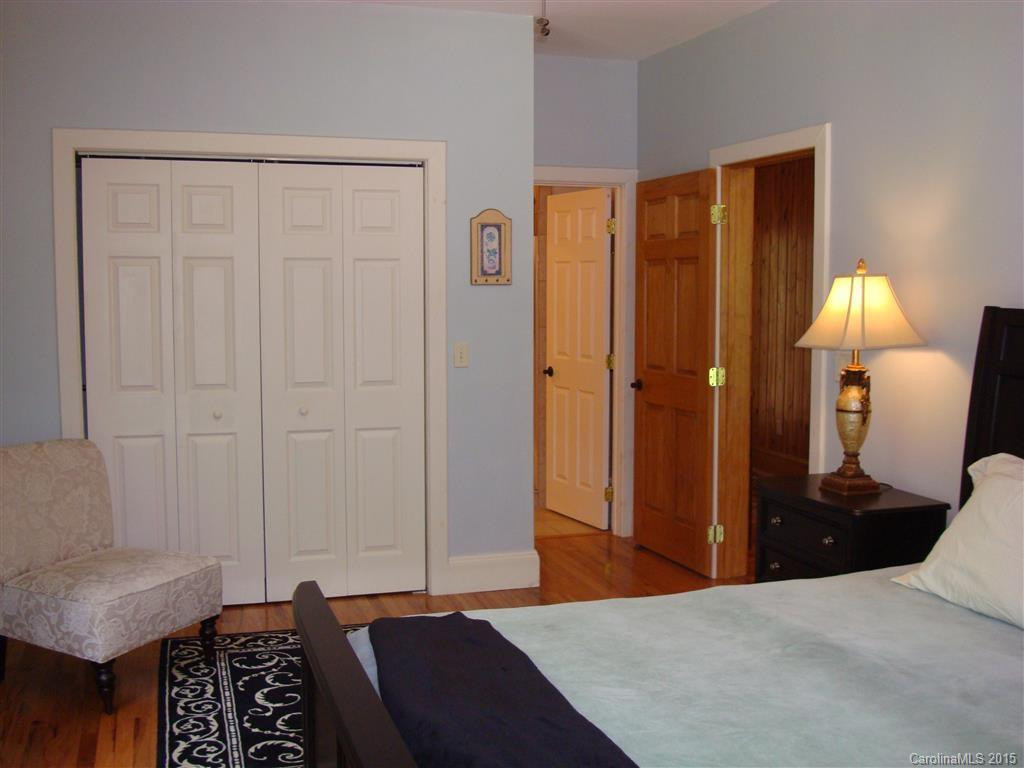 470 Oakridge Lane - Photo 8
