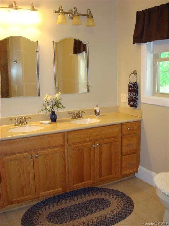 470 Oakridge Lane - Photo 10