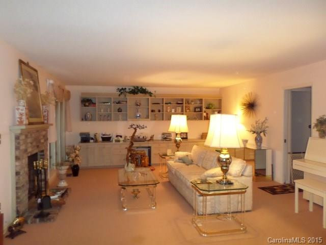 152 Fairlane Drive #2B - Photo 2