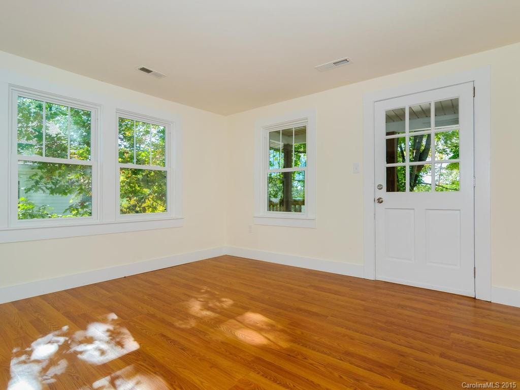 397 Deaverview Road - Photo 3