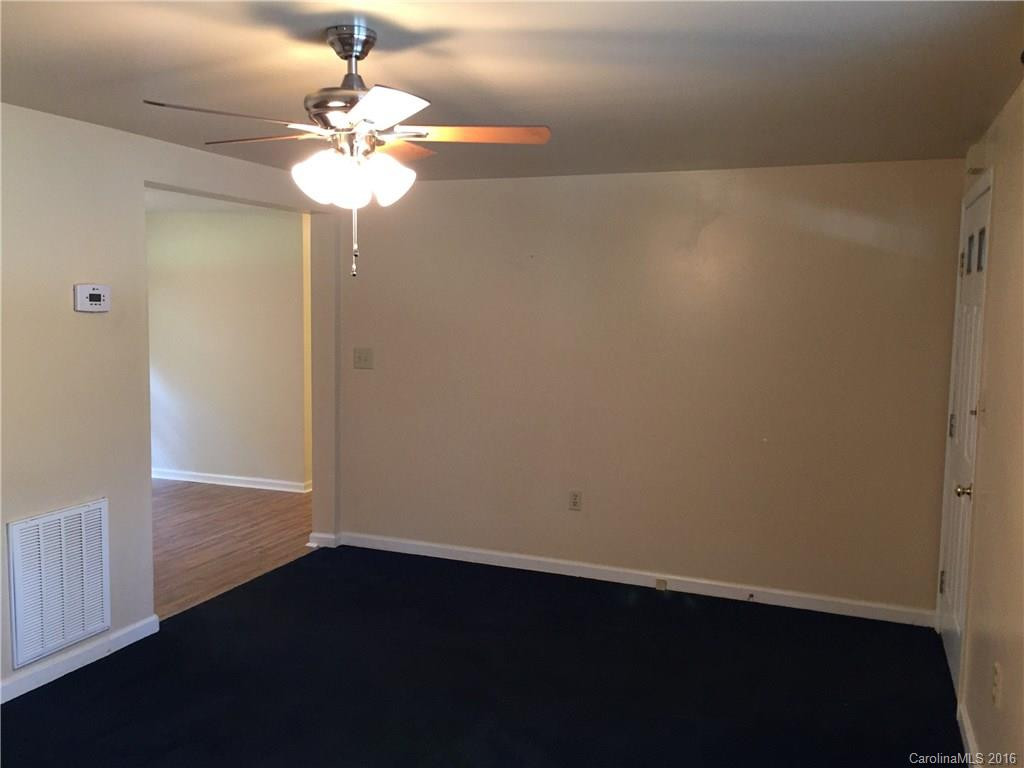 120 S. Hillside Street - Photo 4