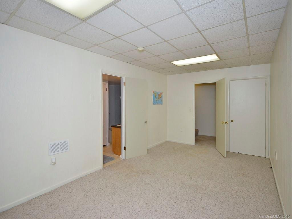 41 Pershing Road - Photo 16
