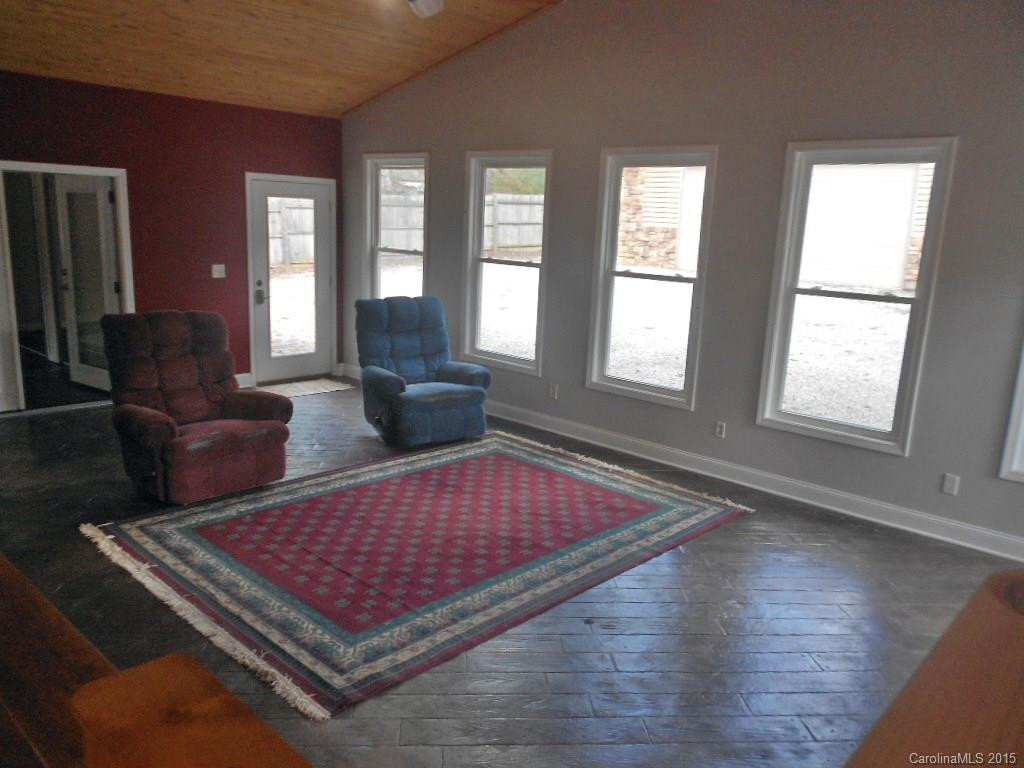 209 Thornbird Avenue - Photo 3