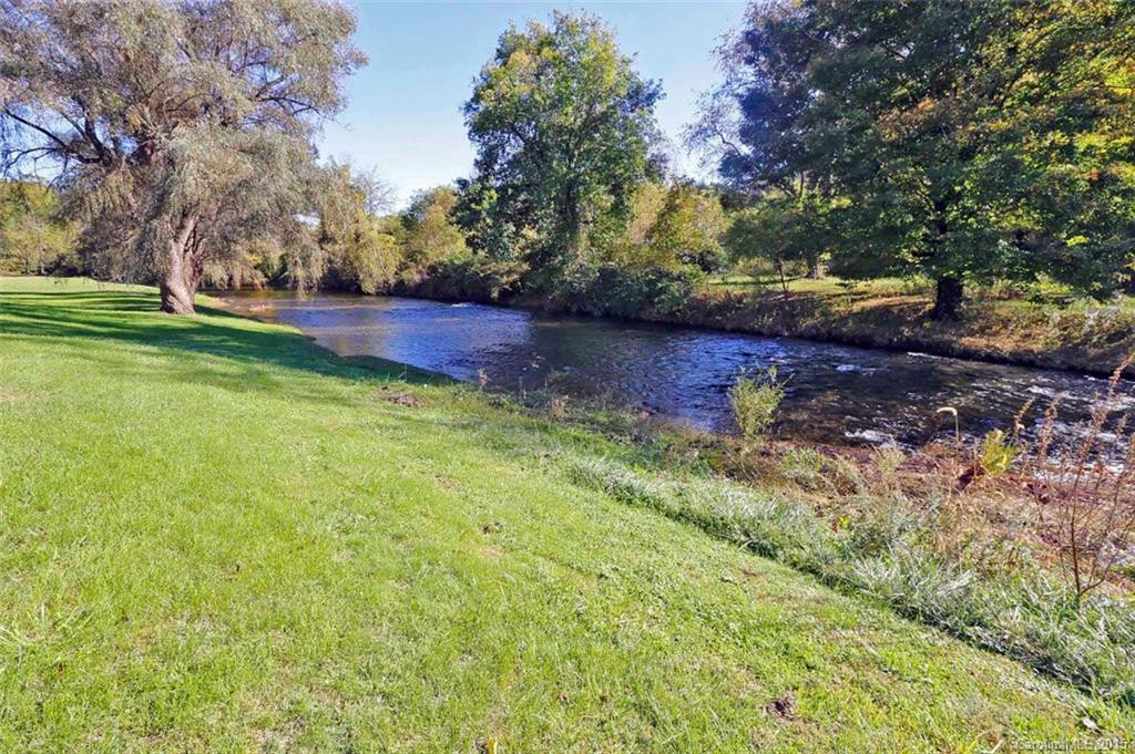 226 Max Thompson Road - Photo 2