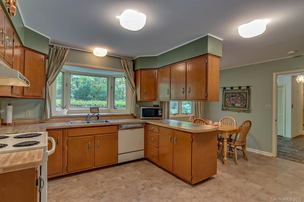 245 Beechwood Drive - Photo 10