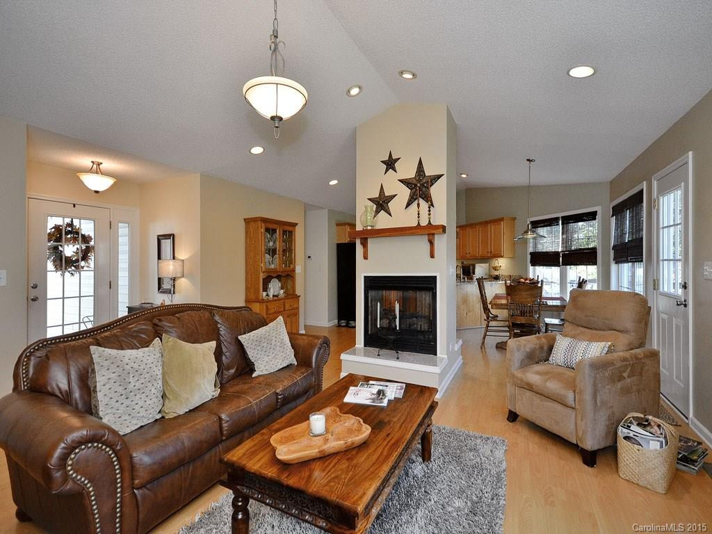 65 Carolyn Drive - Photo 4
