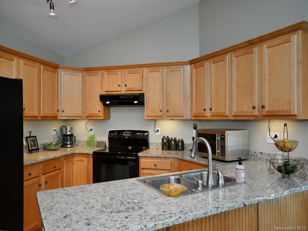 65 Carolyn Drive - Photo 7