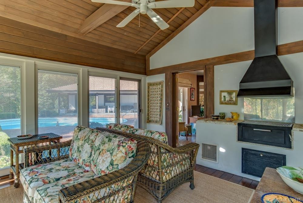2540 Skyuka Road - Photo 12