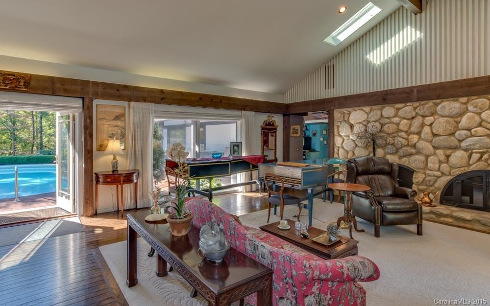 2540 Skyuka Road - Photo 4