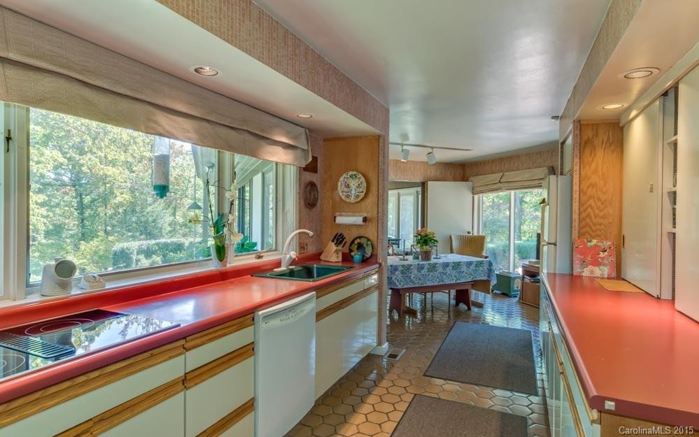 2540 Skyuka Road - Photo 8