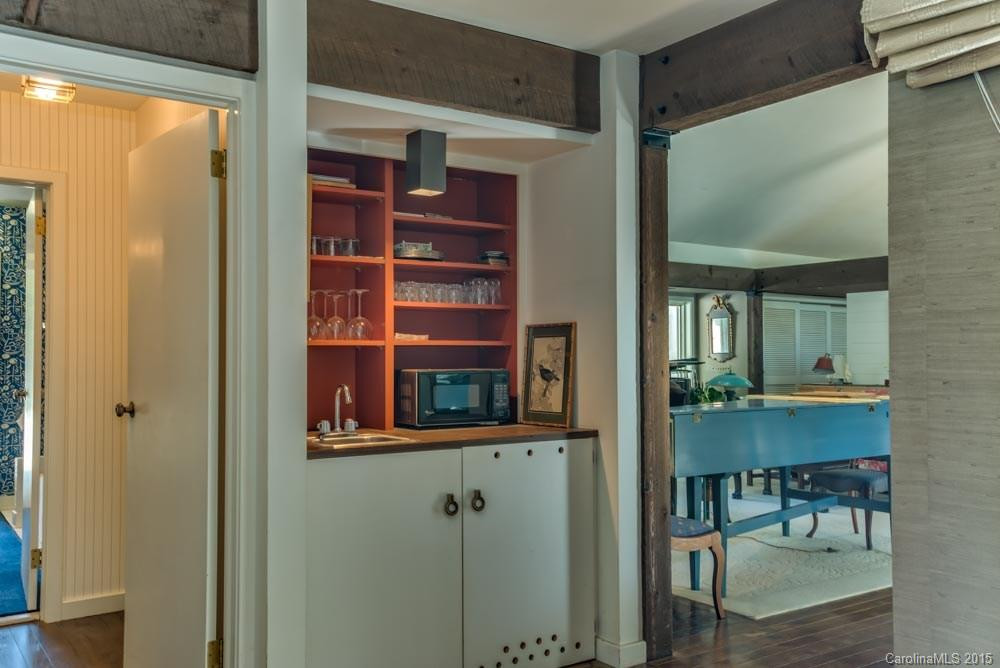 2540 Skyuka Road - Photo 10