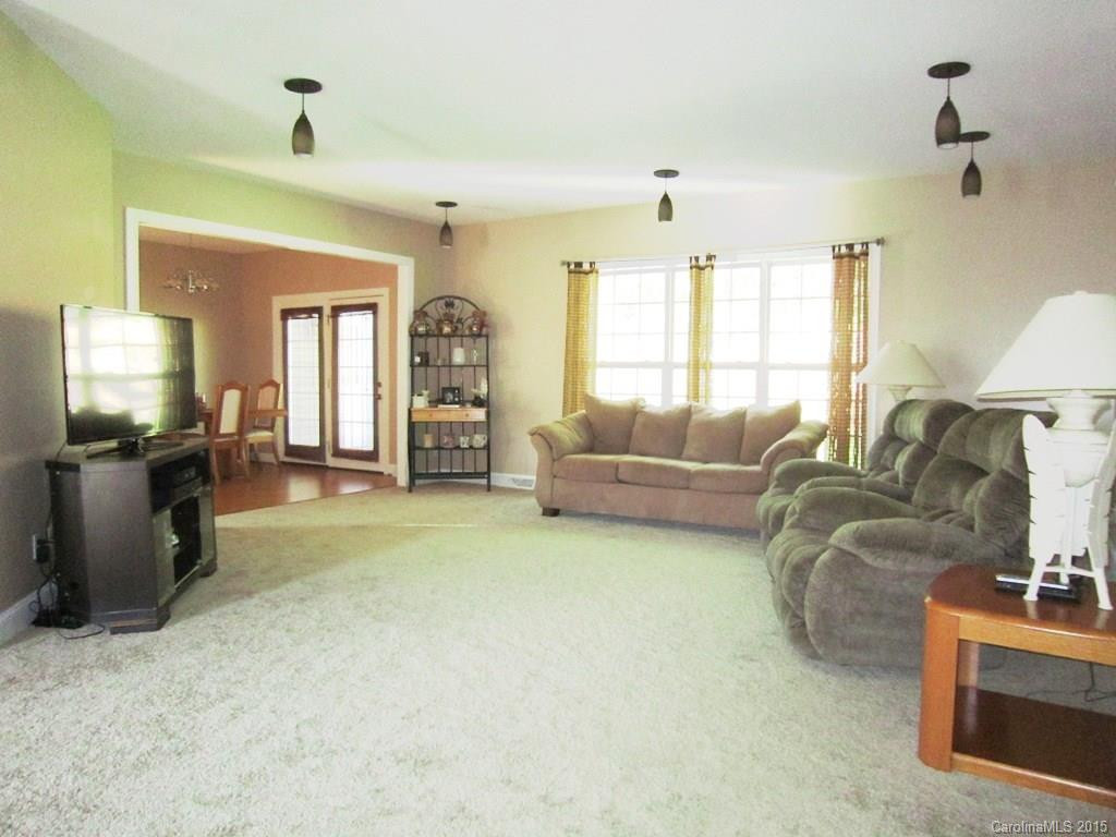 142 Willow Brook Drive - Photo 2