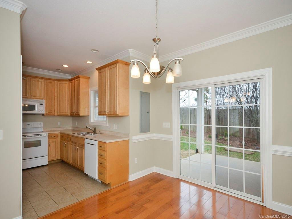 847 West Pointe Drive #39 - Photo 4