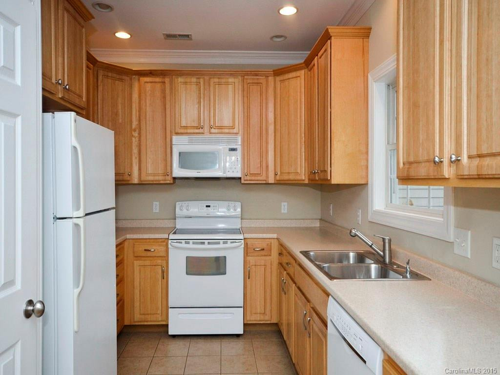 847 West Pointe Drive #39 - Photo 5