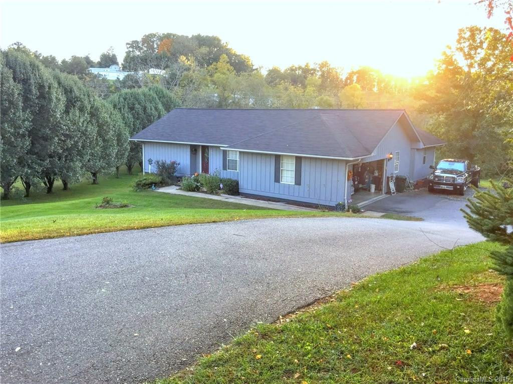 108 Springside Drive - Photo 2