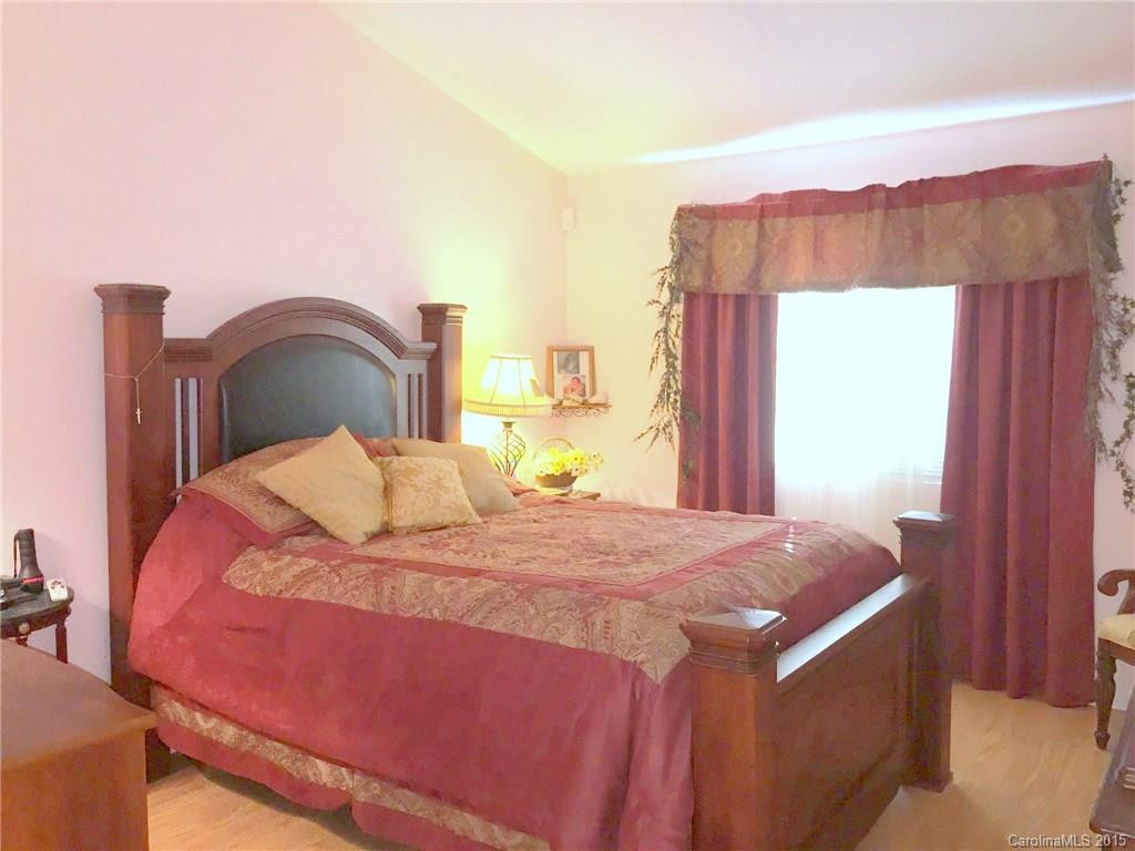 108 Springside Drive - Photo 15