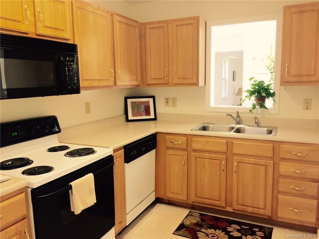 711 Carlyle Way #711 - Photo 2