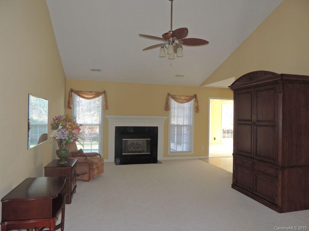 112 Forest Berry Road - Photo 2