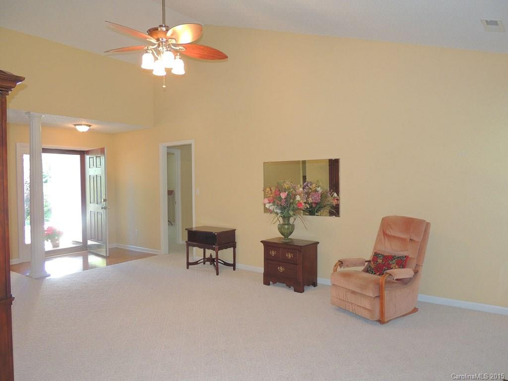 112 Forest Berry Road - Photo 10