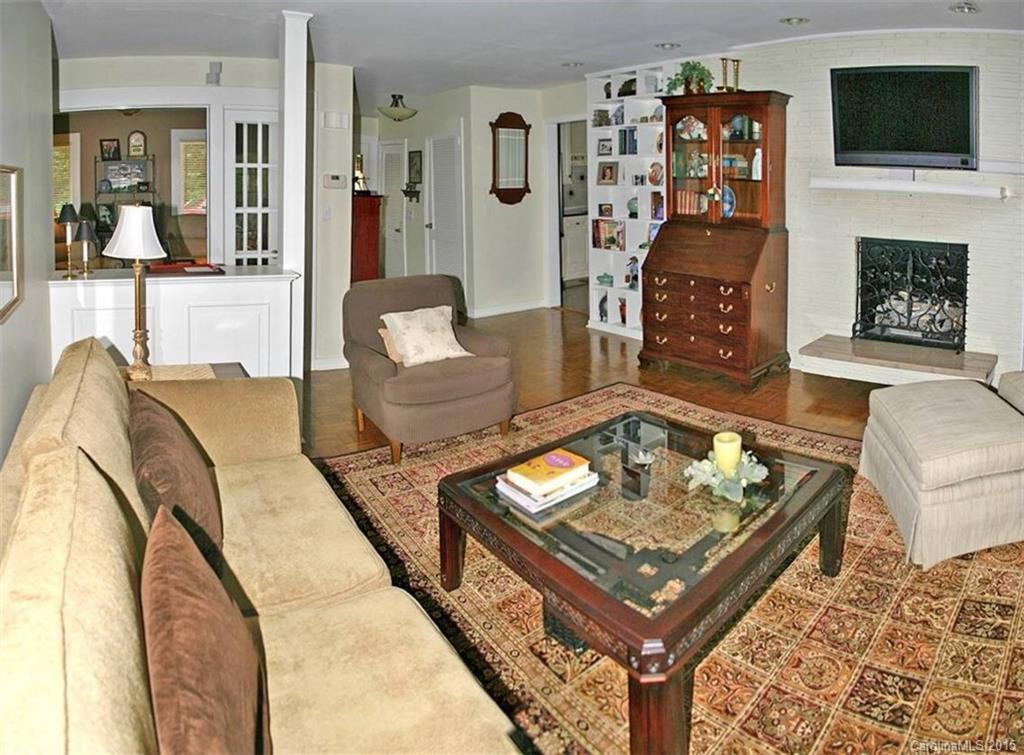 241 Brunswick Drive - Photo 4
