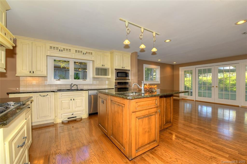 241 Brunswick Drive - Photo 7