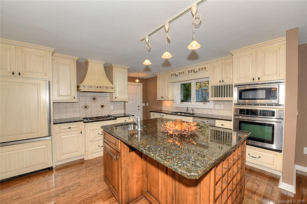 241 Brunswick Drive - Photo 8