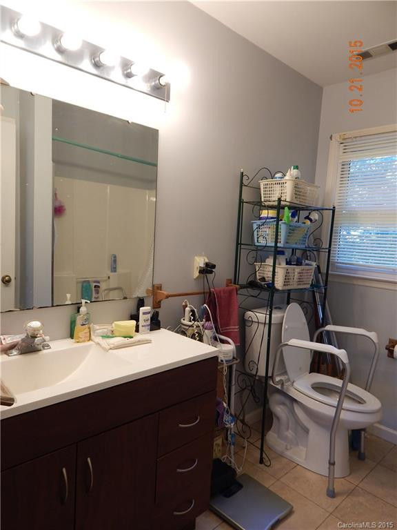 11 Williamsburg Place - Photo 14