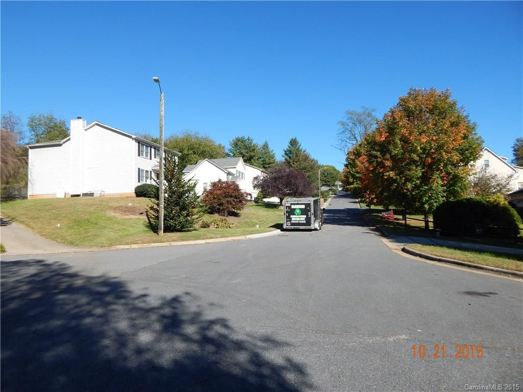 11 Williamsburg Place - Photo 3