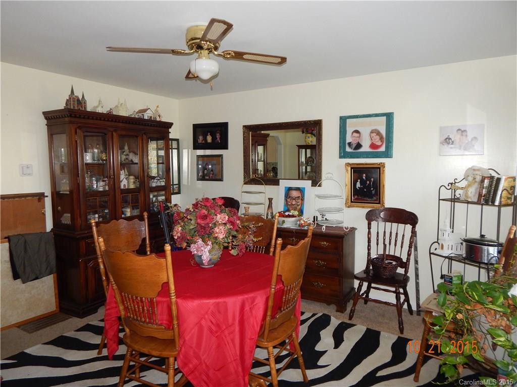 11 Williamsburg Place - Photo 6