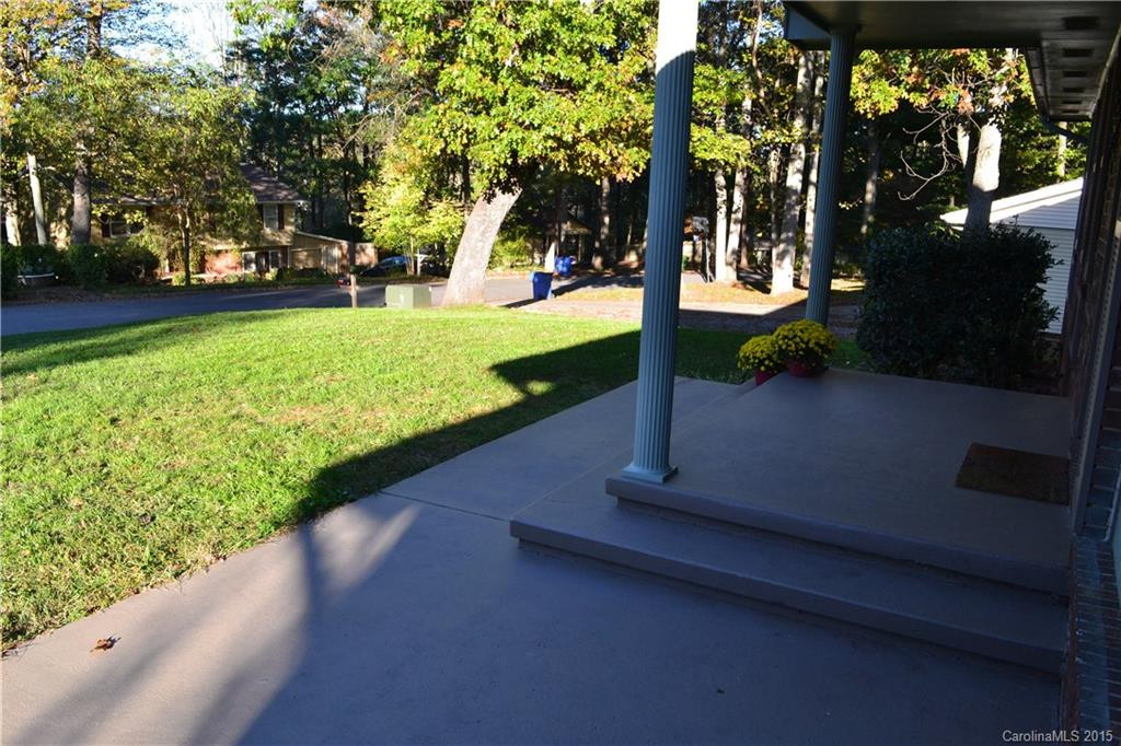 20 King Arthur Place - Photo 3