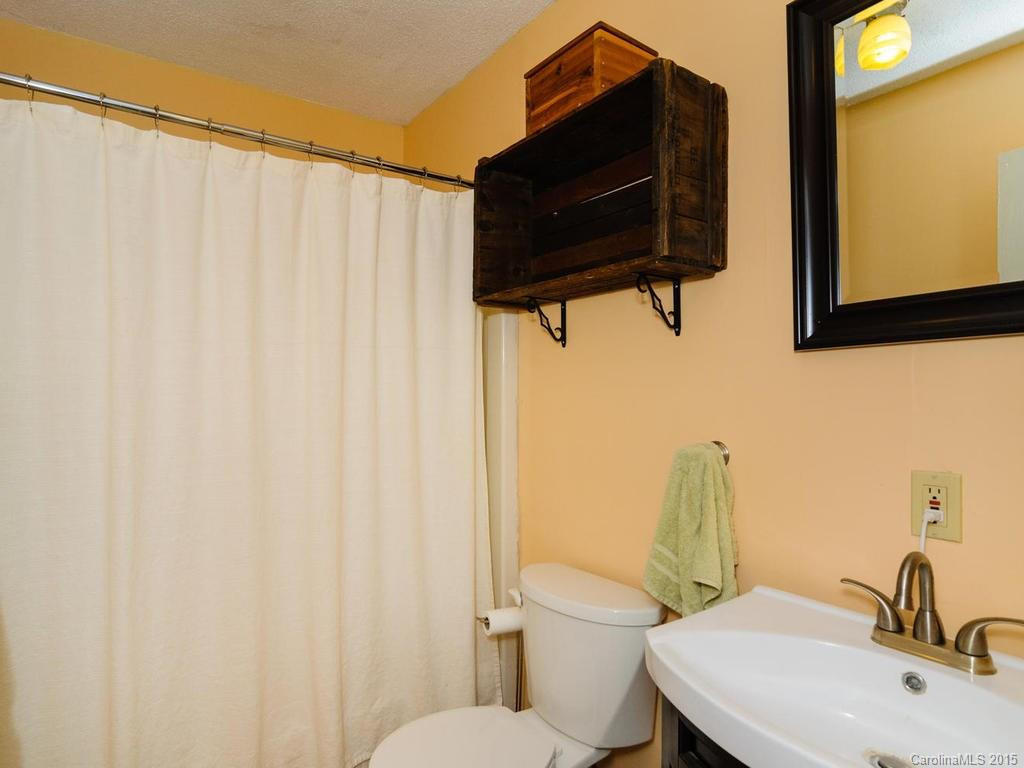 8 Hickory Terrace - Photo 11