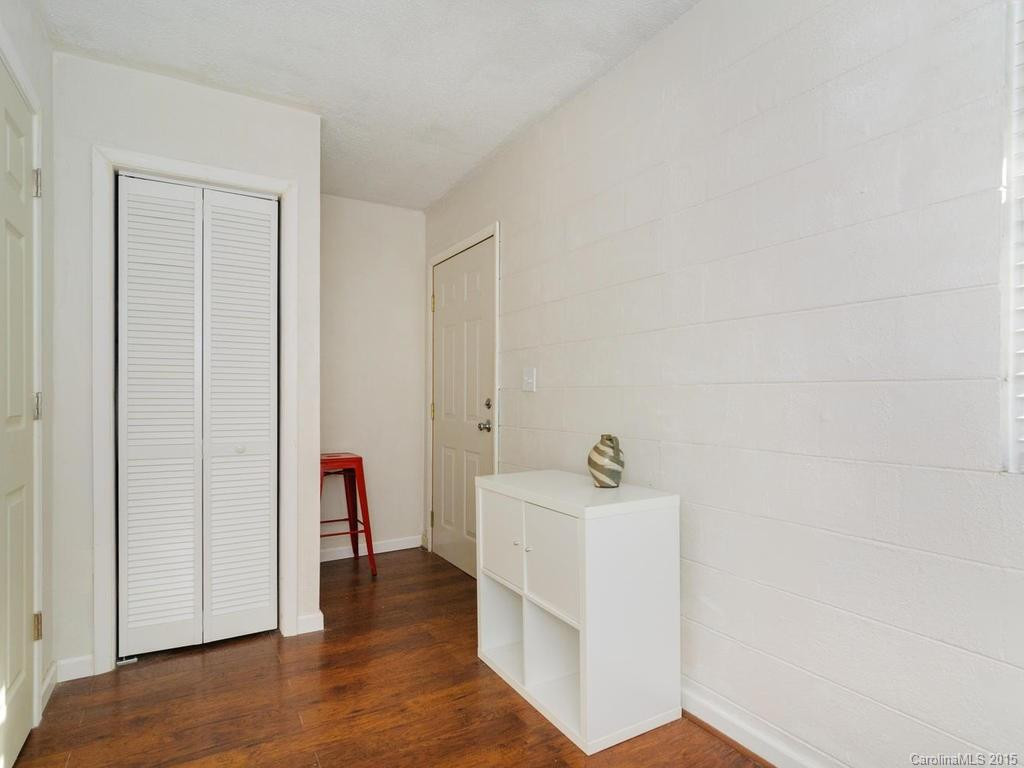 8 Hickory Terrace - Photo 13