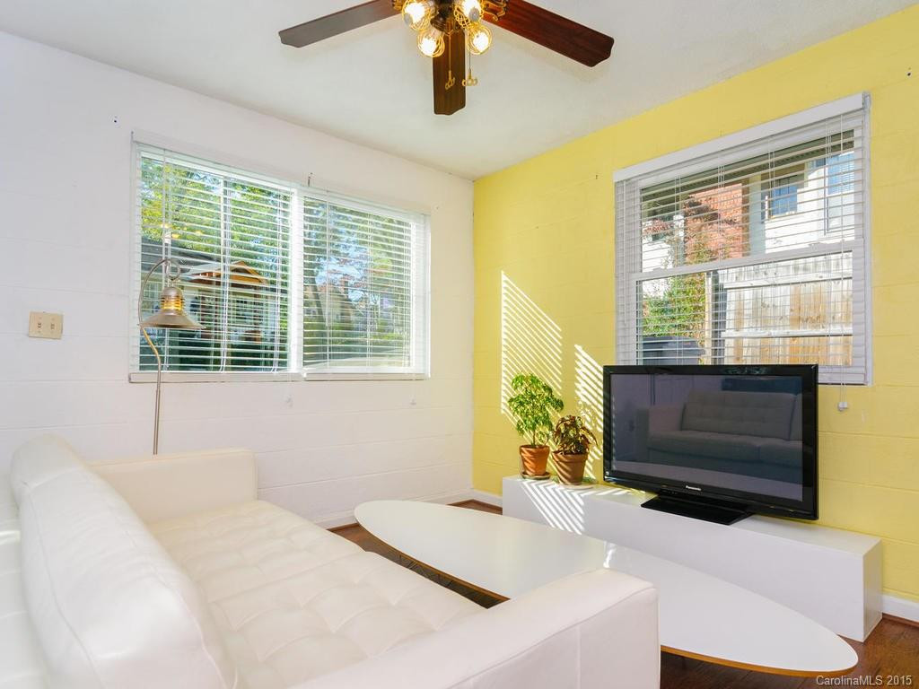 8 Hickory Terrace - Photo 4
