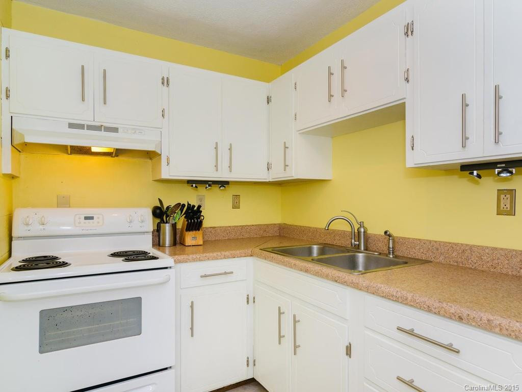 8 Hickory Terrace - Photo 8