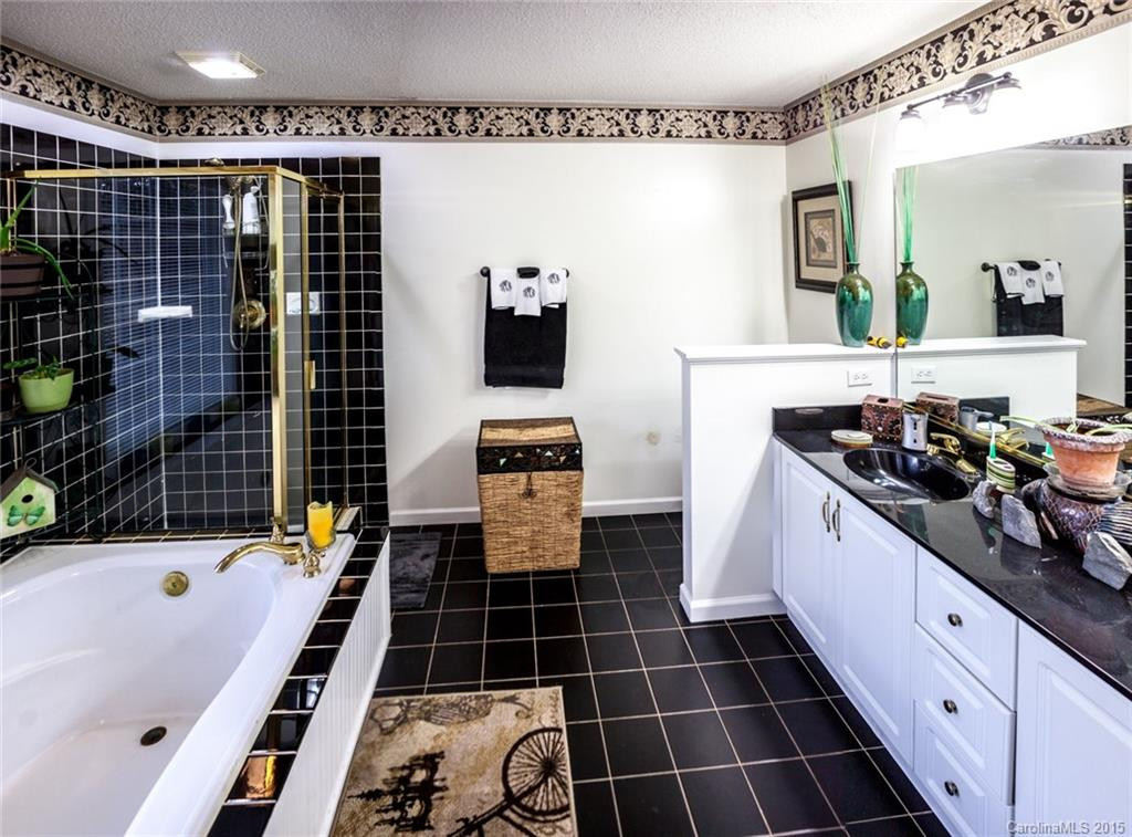 5 Westmont Drive - Photo 12