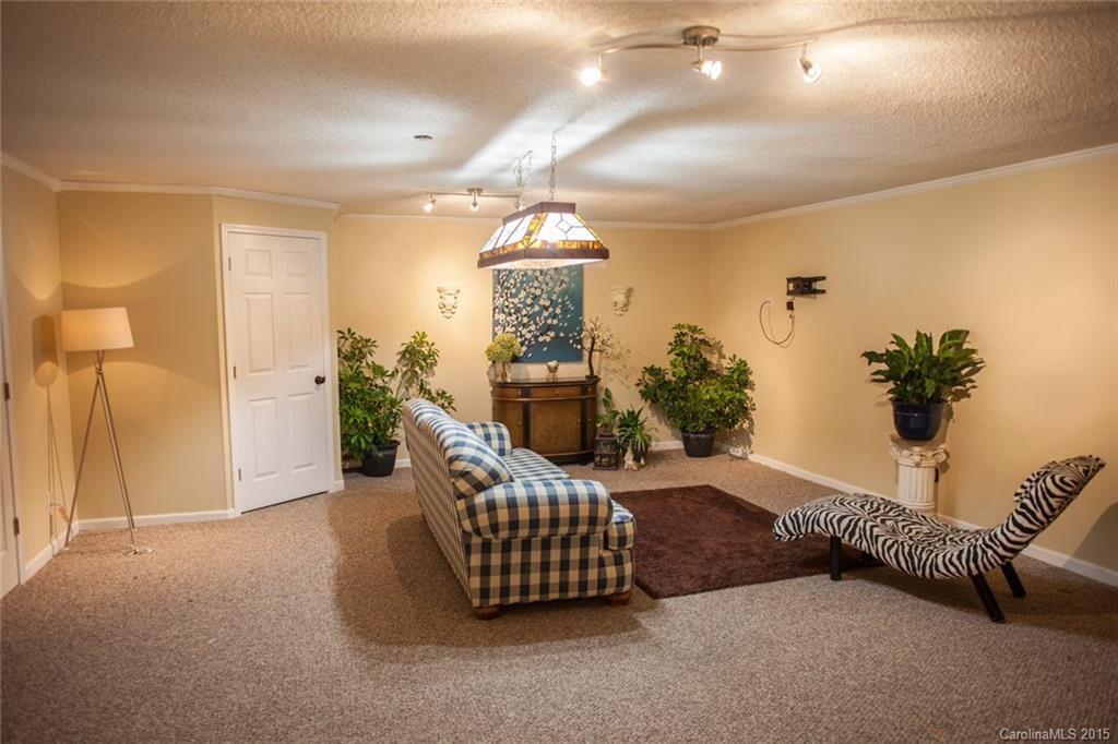 5 Westmont Drive - Photo 19