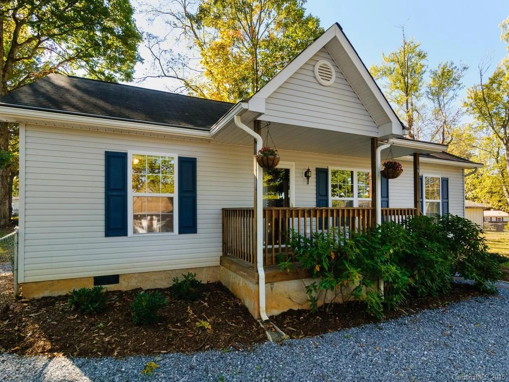 16 White Pine Circle