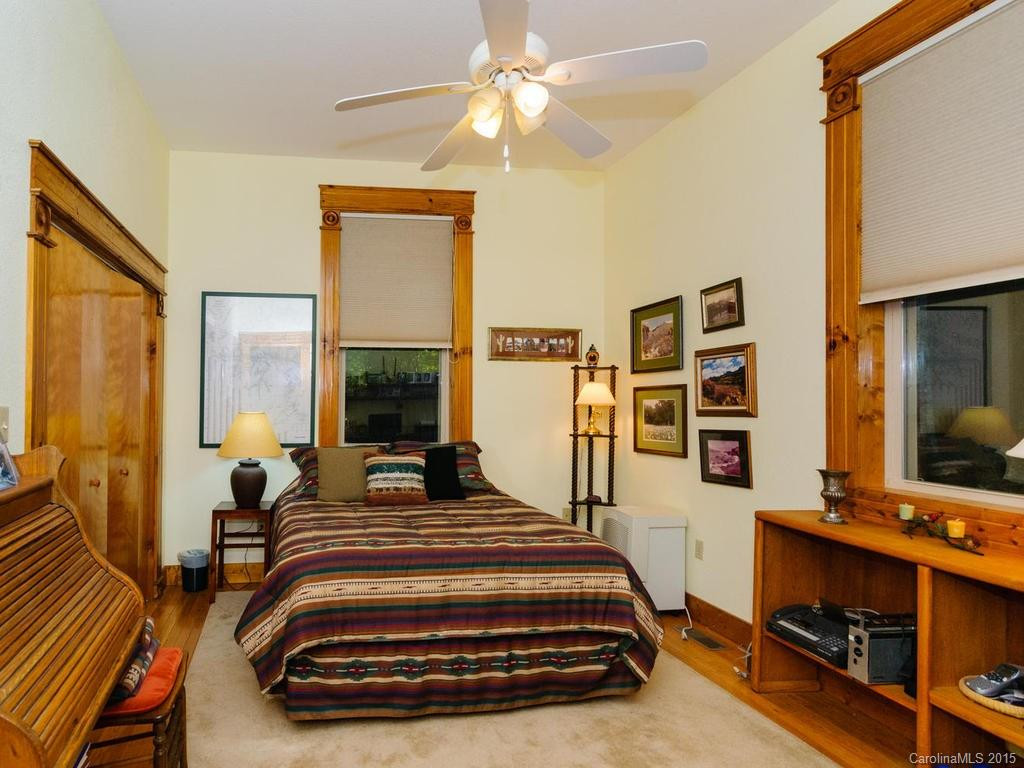 372 Valle Drive - Photo 13