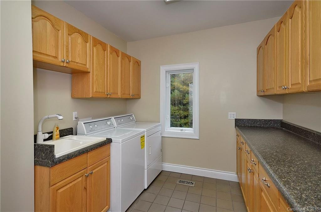 100 Perry Place - Photo 14
