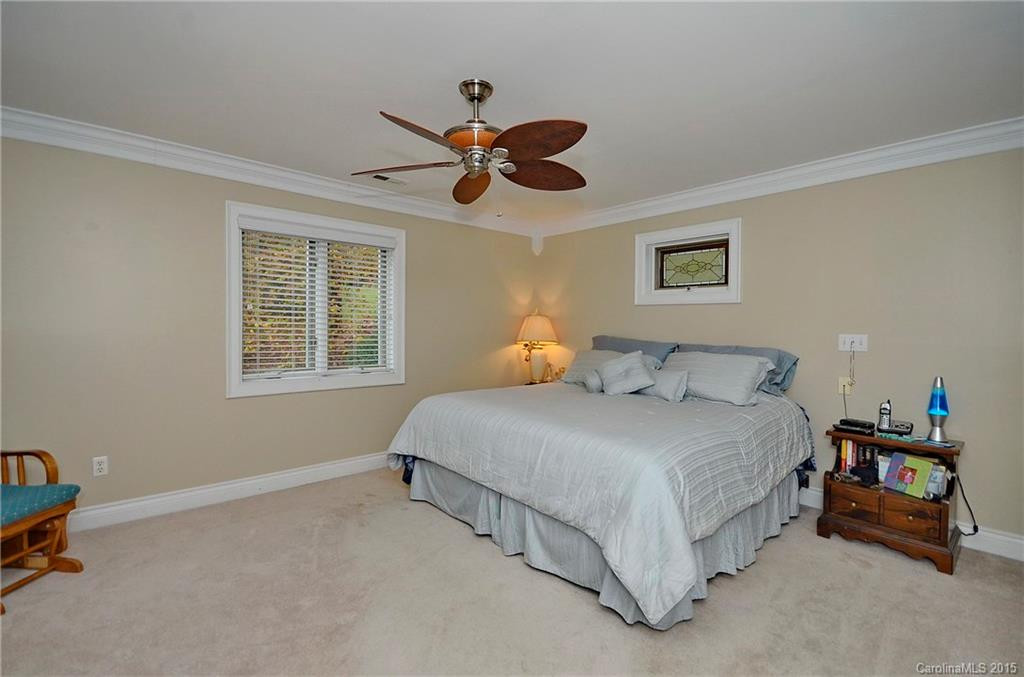 100 Perry Place - Photo 16