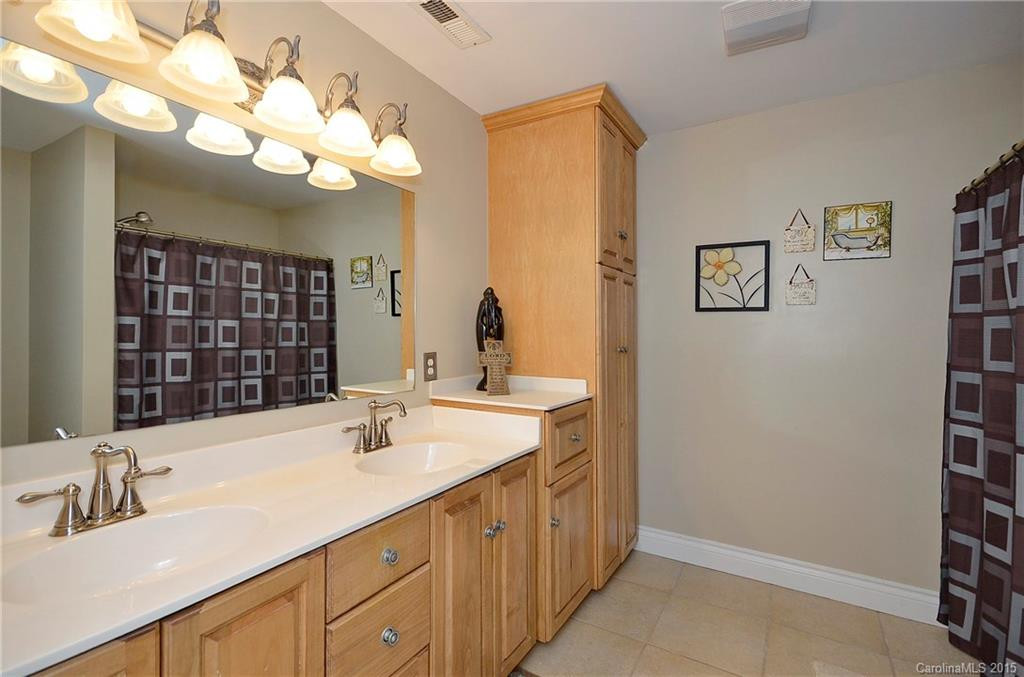 100 Perry Place - Photo 17