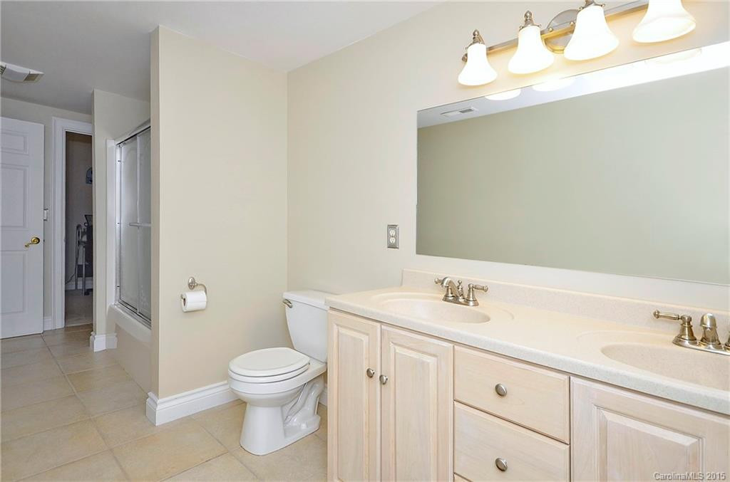 100 Perry Place - Photo 19