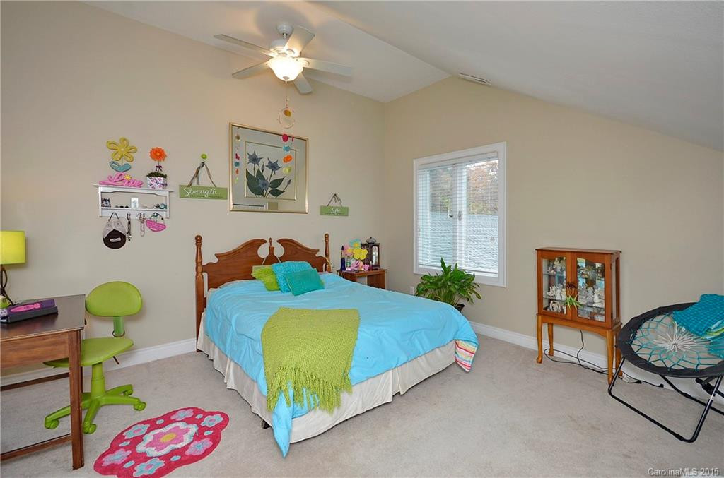 100 Perry Place - Photo 21