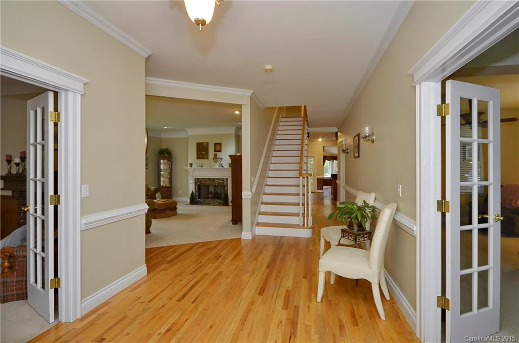 100 Perry Place - Photo 4