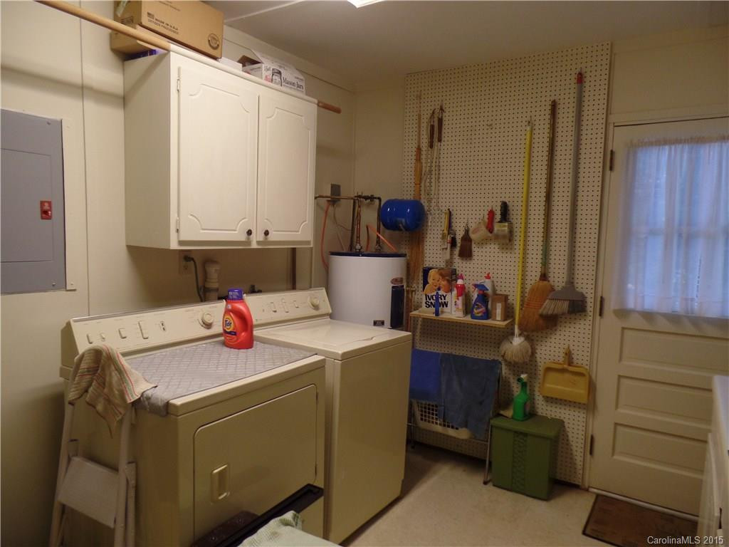 240 Sherwood Lane - Photo 12